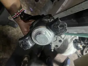 Engine Mounting Nze
