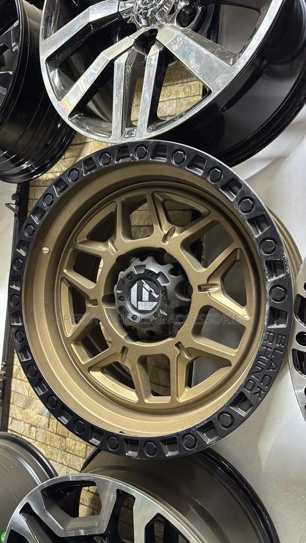 Size 17 Hilux/Prado Offset 9j Rims - thumbnail 2