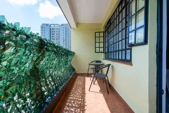 Cozy Westland 2 Bedroom Apartment on School Lane Near Sarit Centre