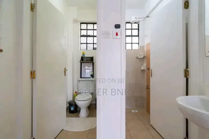 Cozy Westland 2 Bedroom Apartment on School Lane Near Sarit Centre