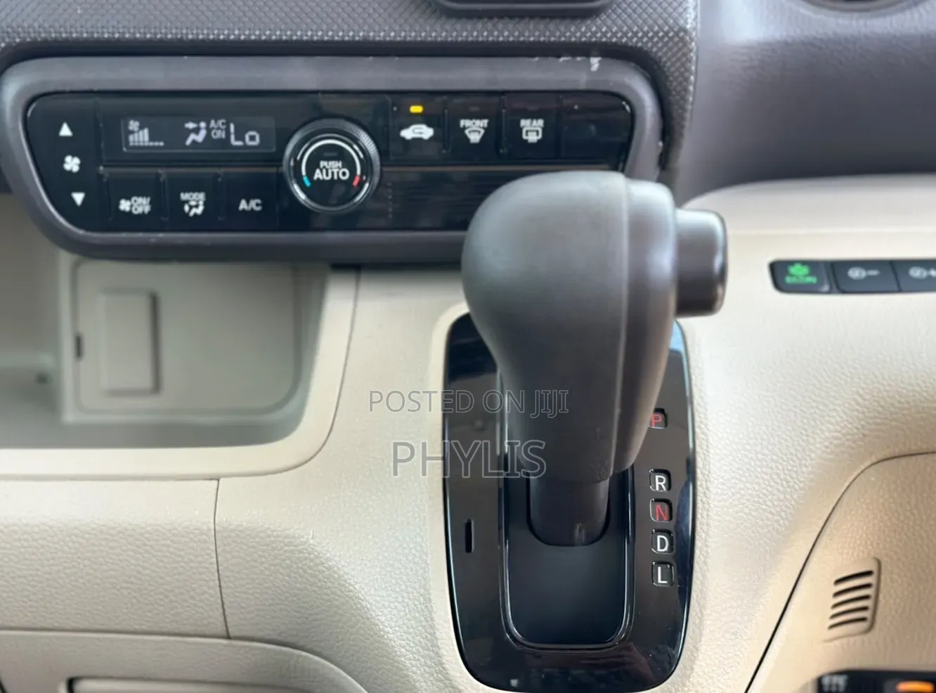 Honda N-Box 2019 Silver