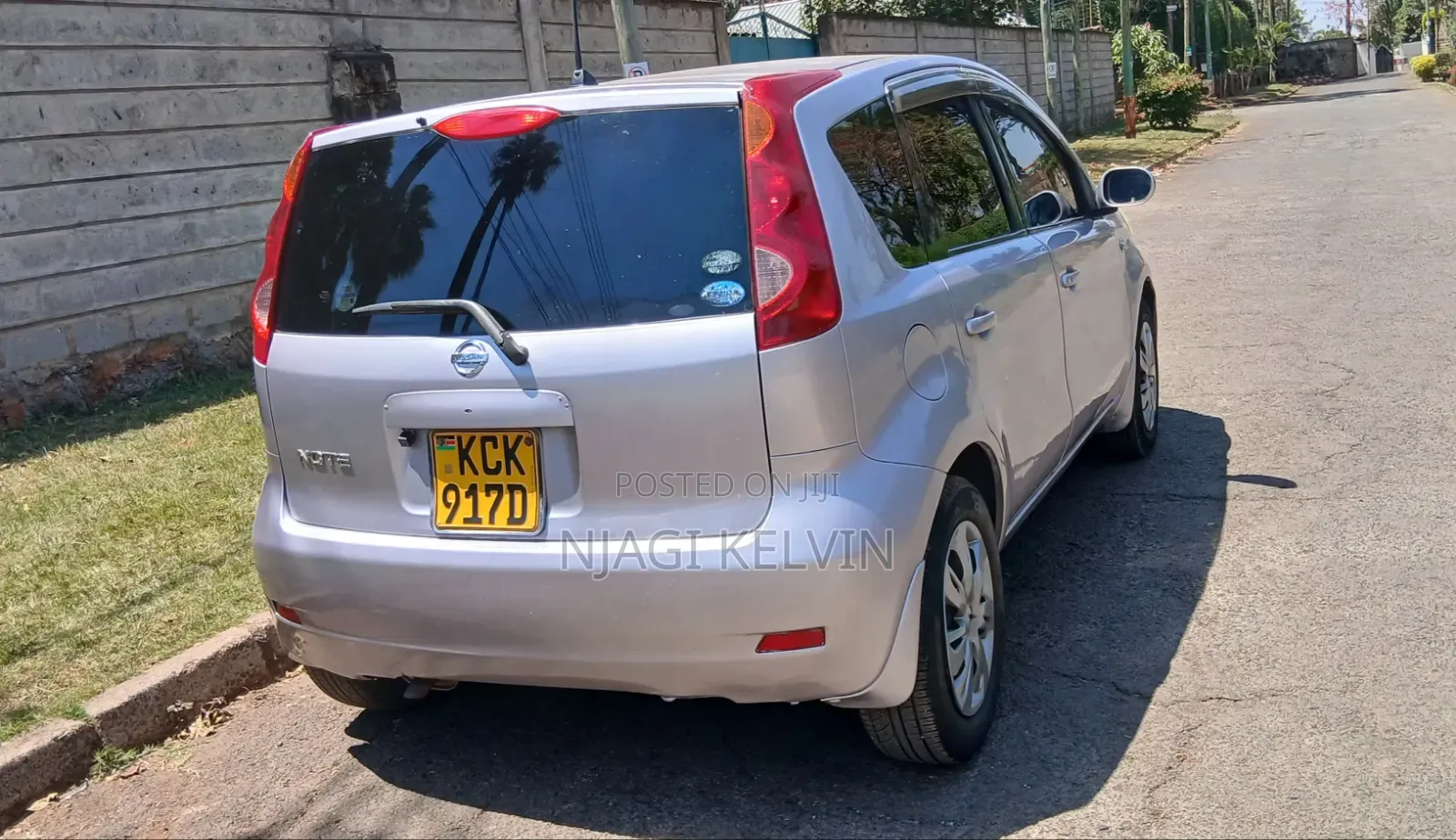 Nissan Note 2010 Purple