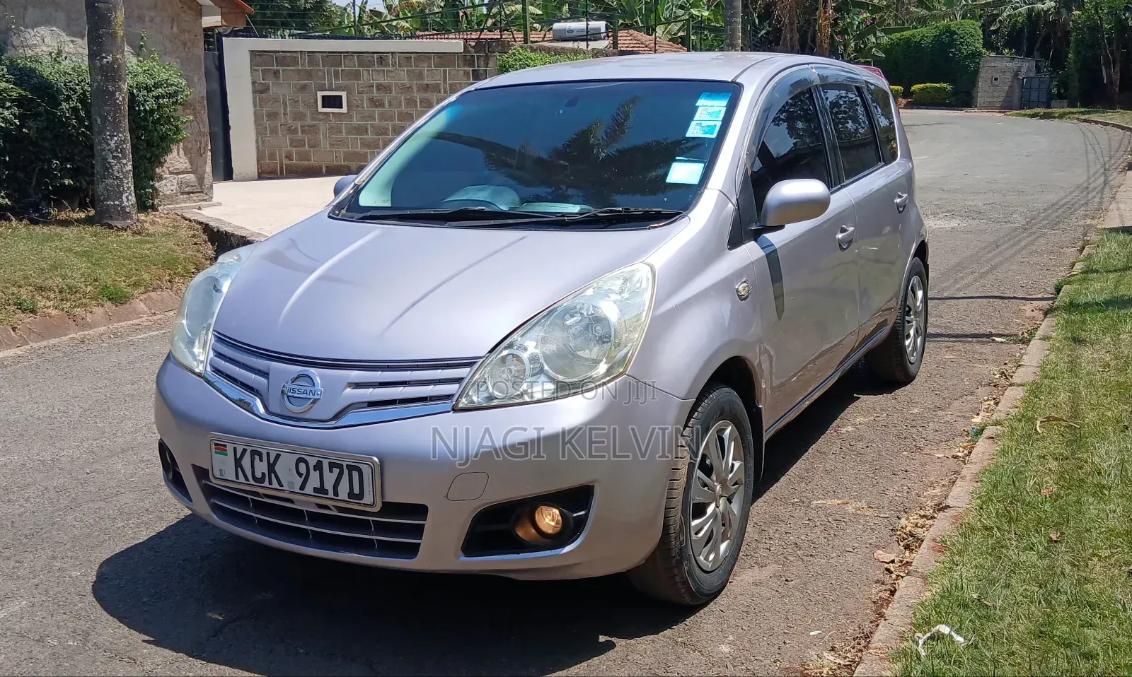 Nissan Note 2010 Purple