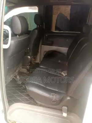 Toyota Voxy X 2WD 8-Seater 2003 White