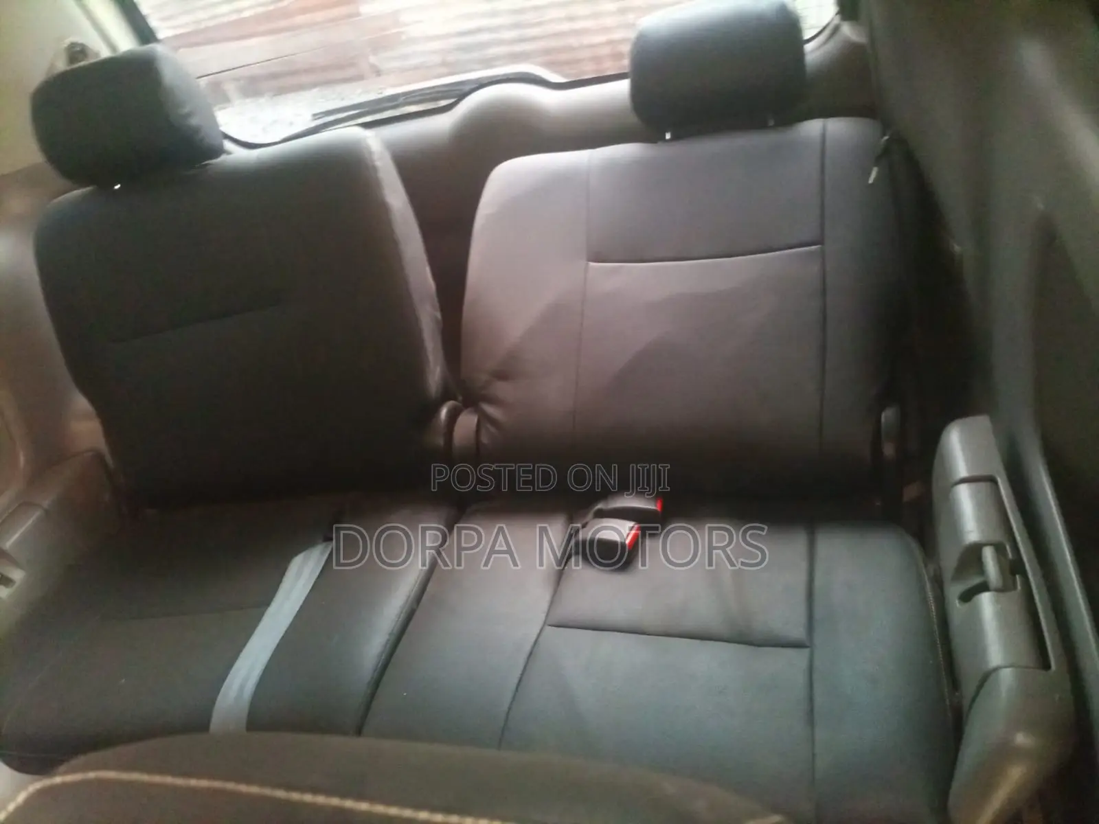 Toyota Voxy X 2WD 8-Seater 2003 White