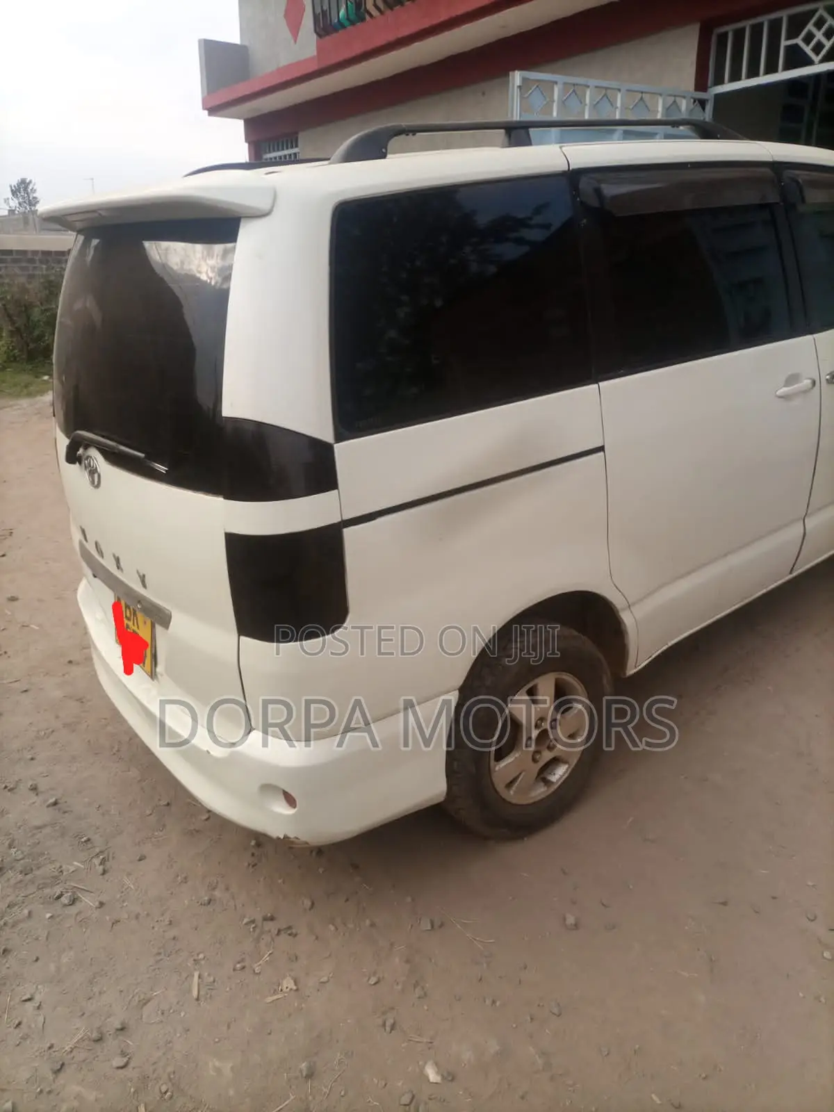 Toyota Voxy X 2WD 8-Seater 2003 White