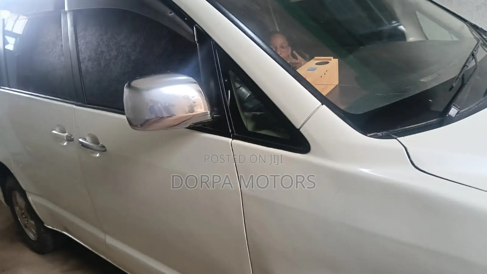Toyota Voxy X 2WD 8-Seater 2003 White