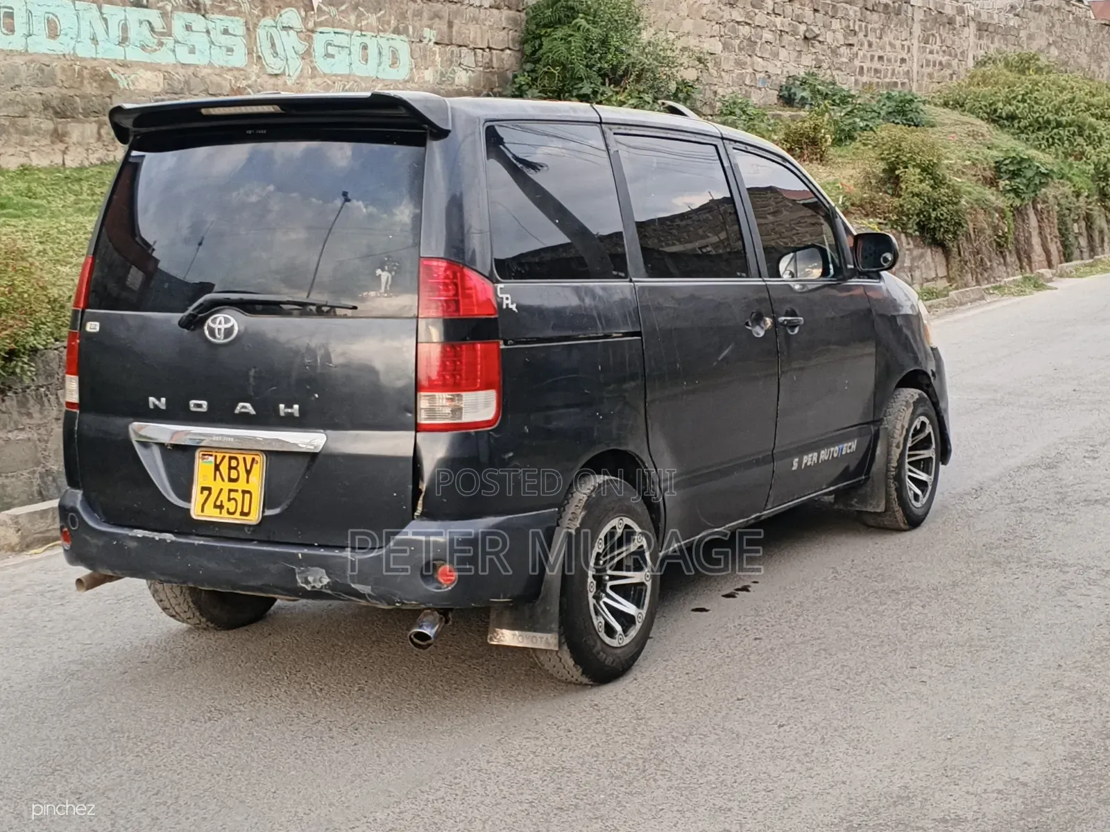 Toyota Noah 2.0 AWD (8 Seater) 2006 Black