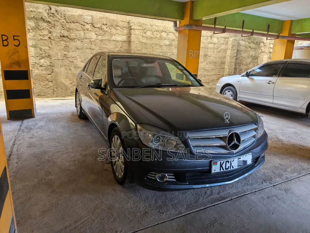 Mercedes-Benz C180 2012 Gray