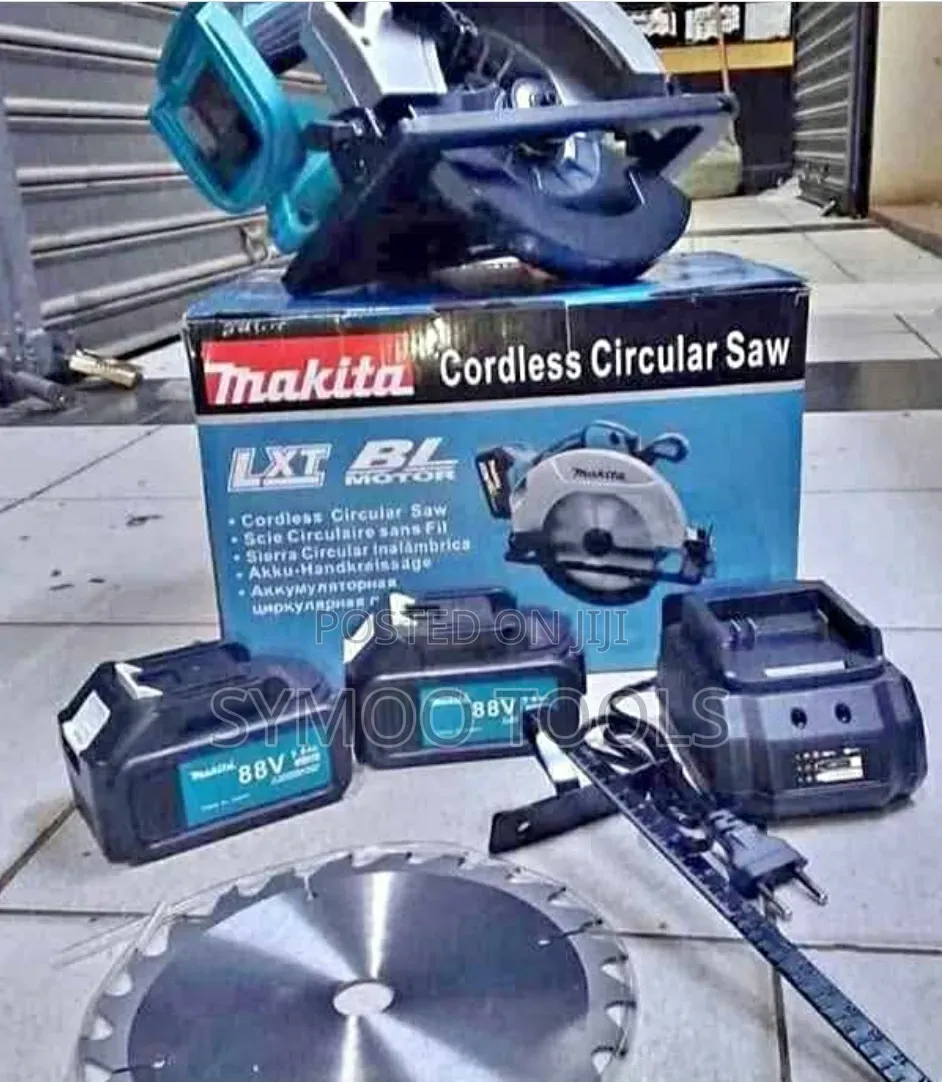 Cordless Makita Circular Saw