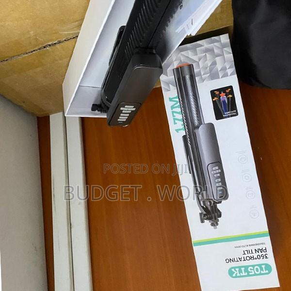 T05 360° Adjustable Selfie Stick Smartphone Tripod - thumbnail 2