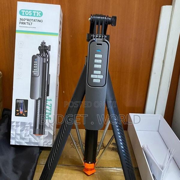 T05 360° Rotating Mobile Phone Vlog Tripod Stand