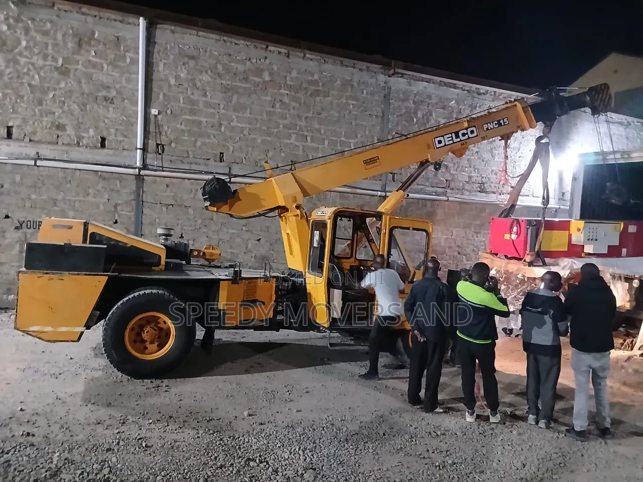 Hydra Crane Available for Lifting and Offloading Services