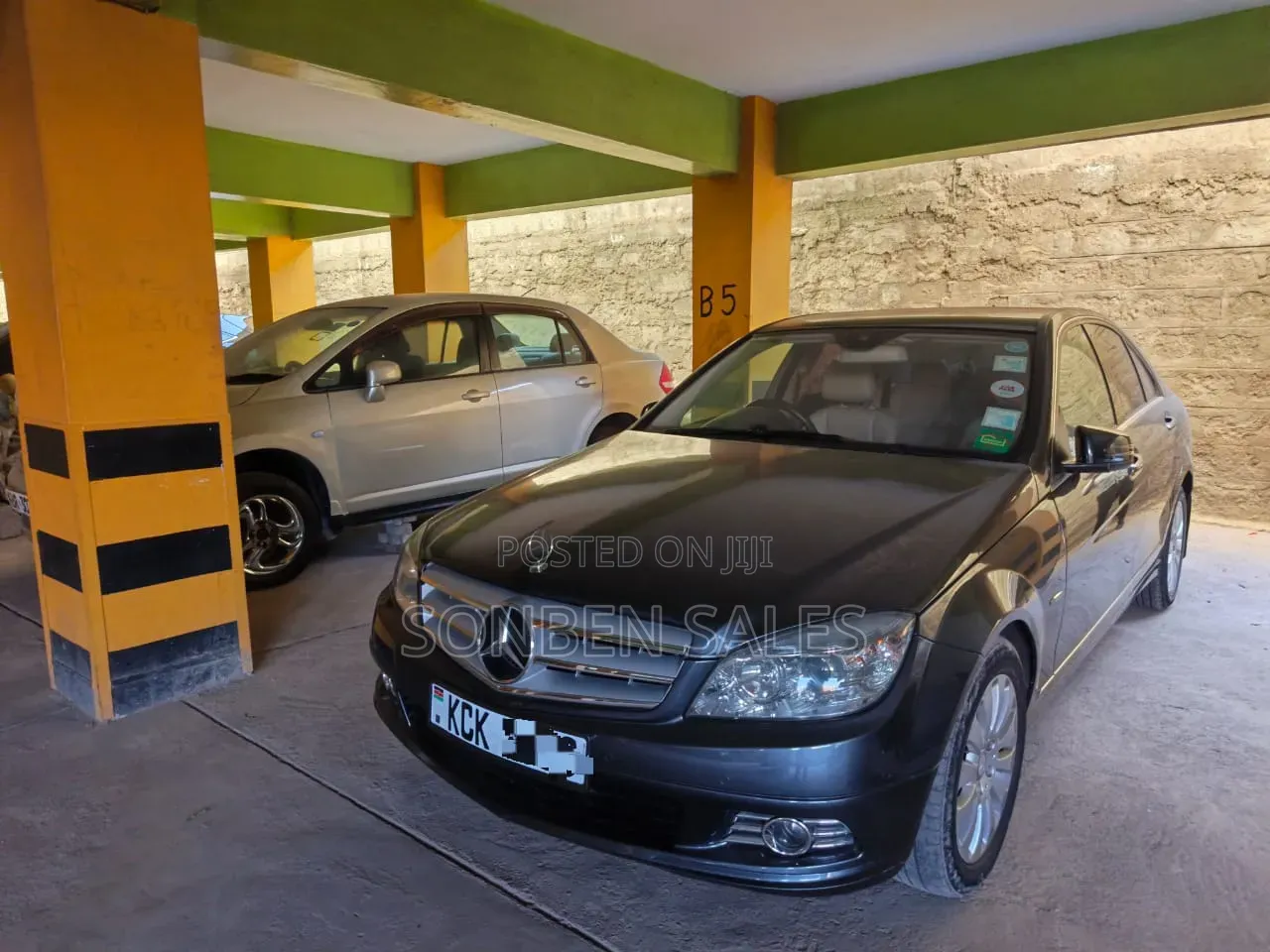 Mercedes-Benz C180 2012 Gray