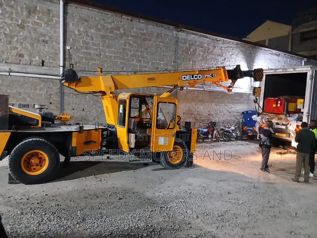 Hydra Crane Available for Lifting and Offloading Services