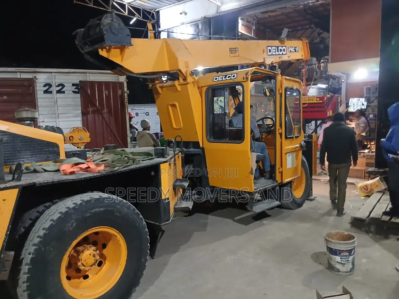Hydra Crane Available for Lifting and Offloading Services