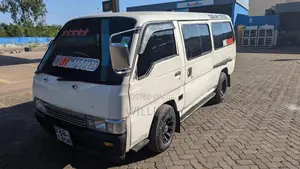Nissan Caravan (Urvan) 2000 White