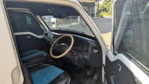 Nissan Caravan (Urvan) 2000 White