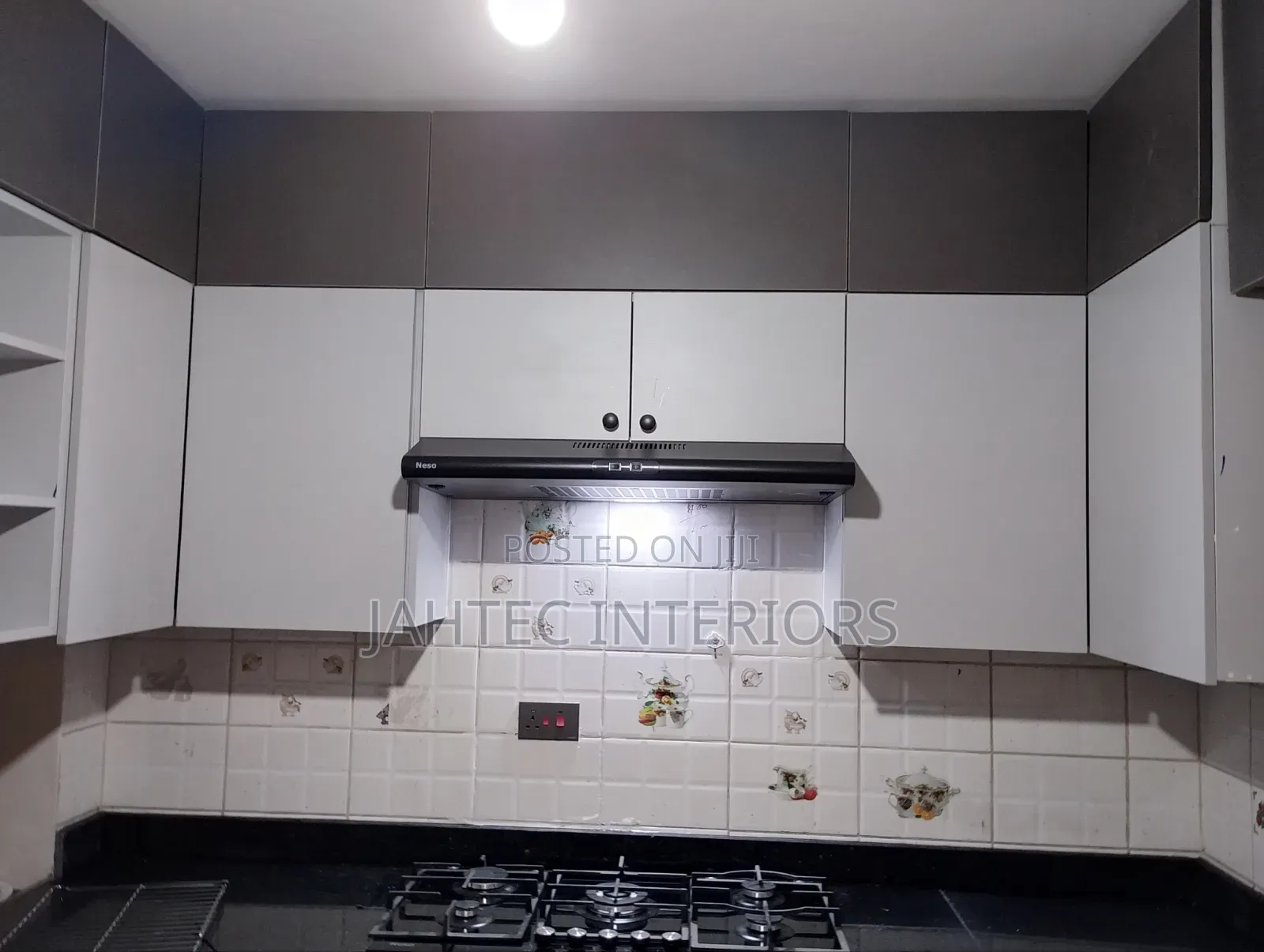 Modern Kitchen Cabinet With Inbuilt Cooker
