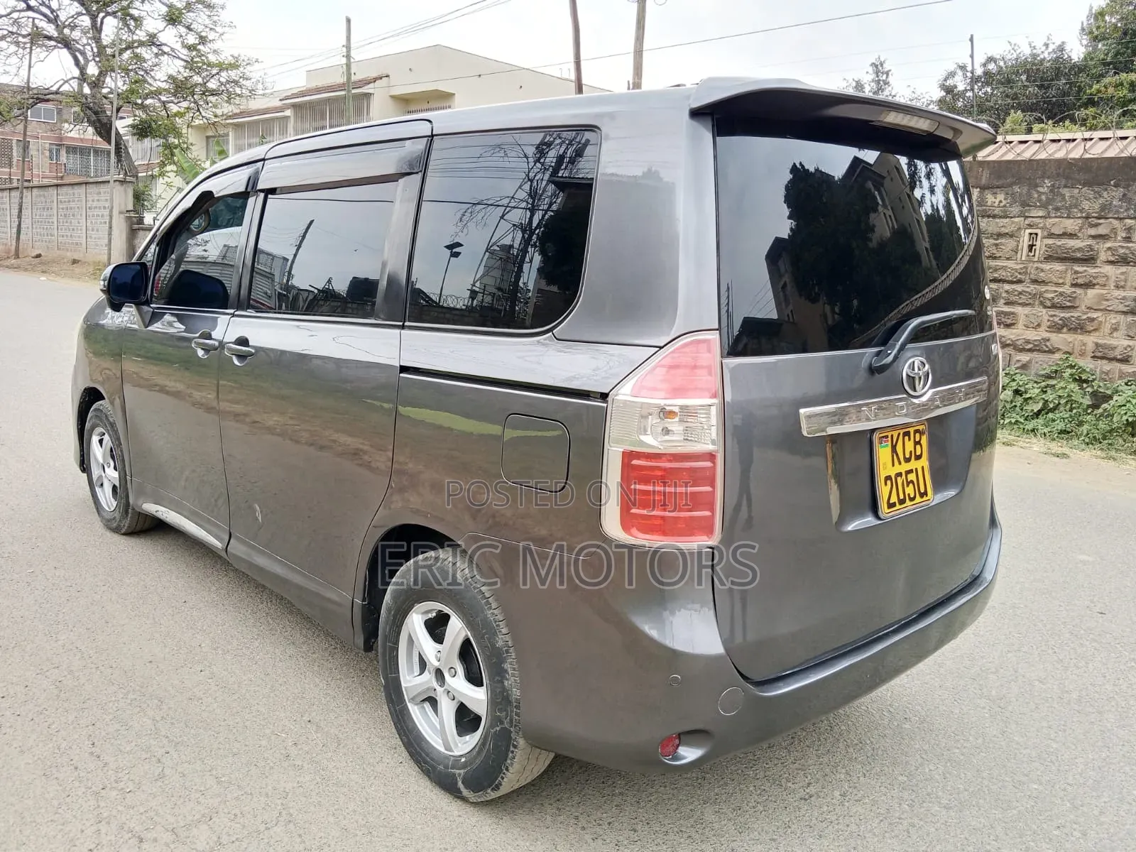 Toyota Noah 2008 Gray