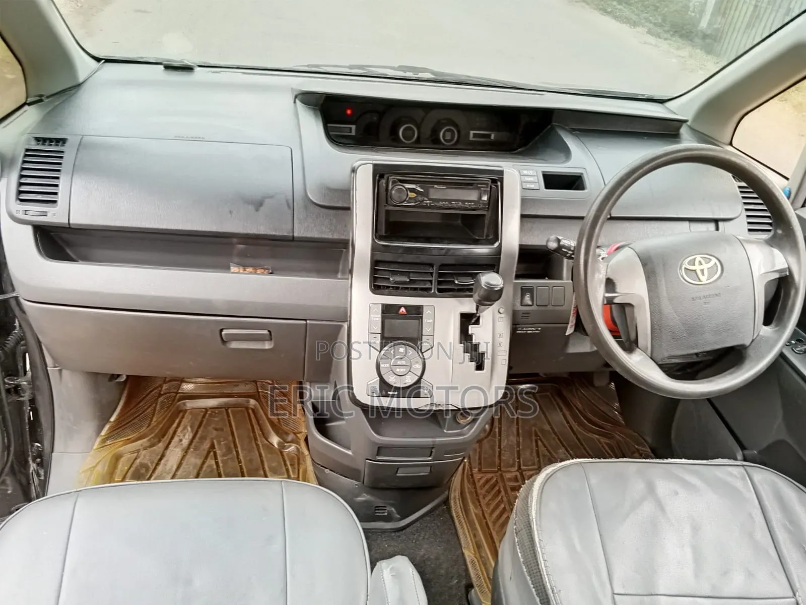 Toyota Noah 2008 Gray