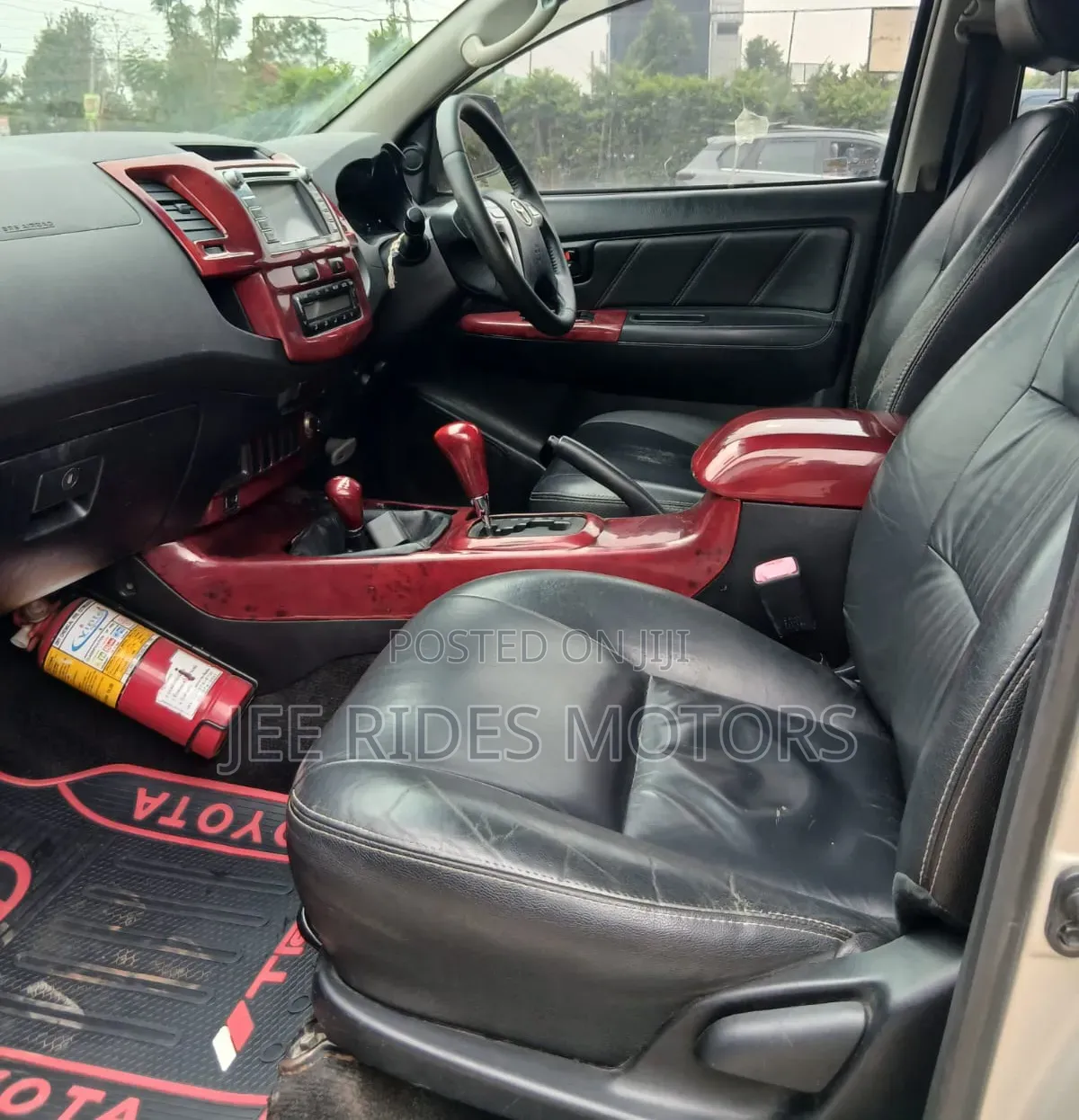 Toyota Hilux 2013 Gray