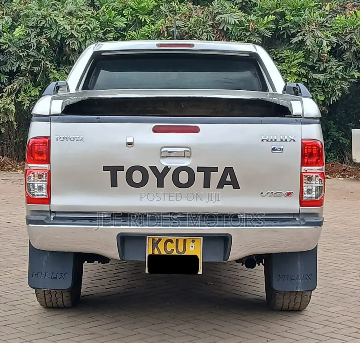 Toyota Hilux 2013 Gray
