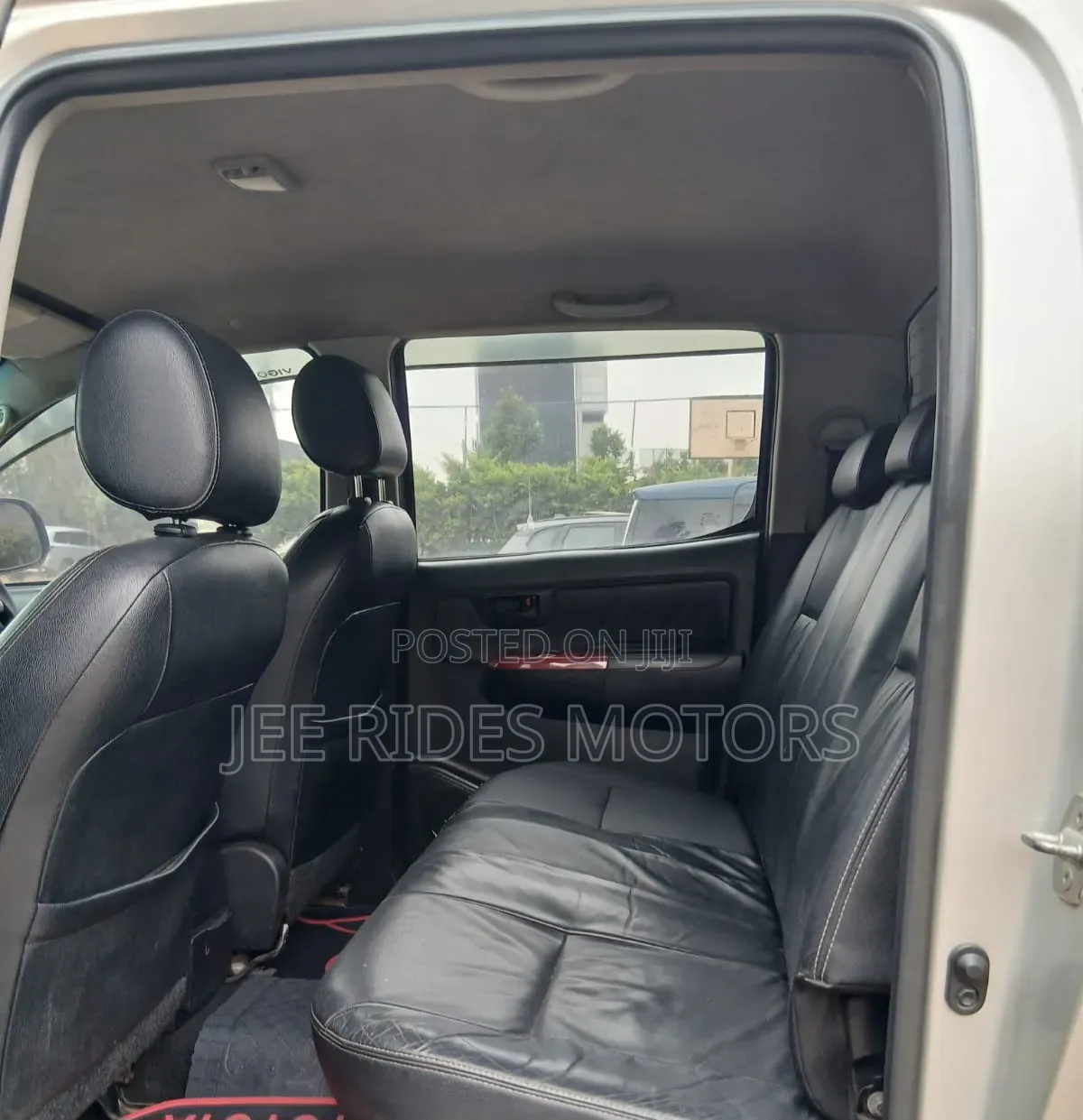 Toyota Hilux 2013 Gray