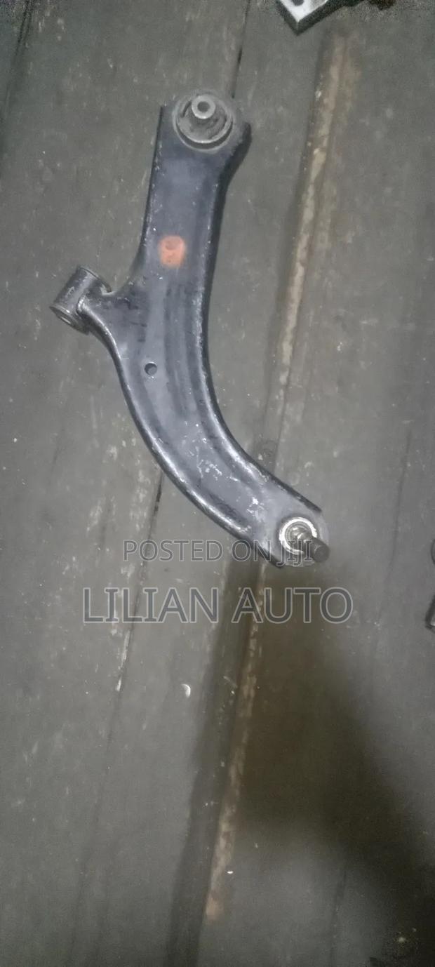 Nissan Tiida Arm