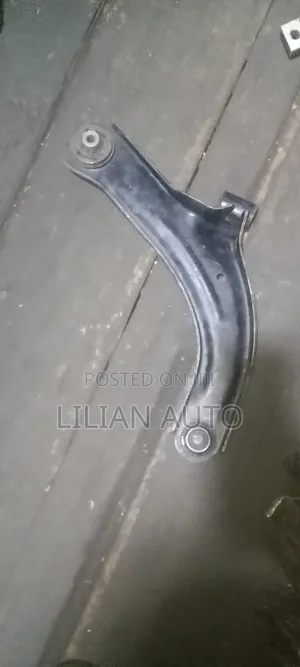Nissan Tiida Arm