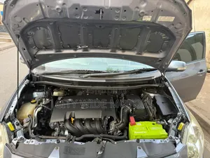 Toyota Auris 2011 Silver