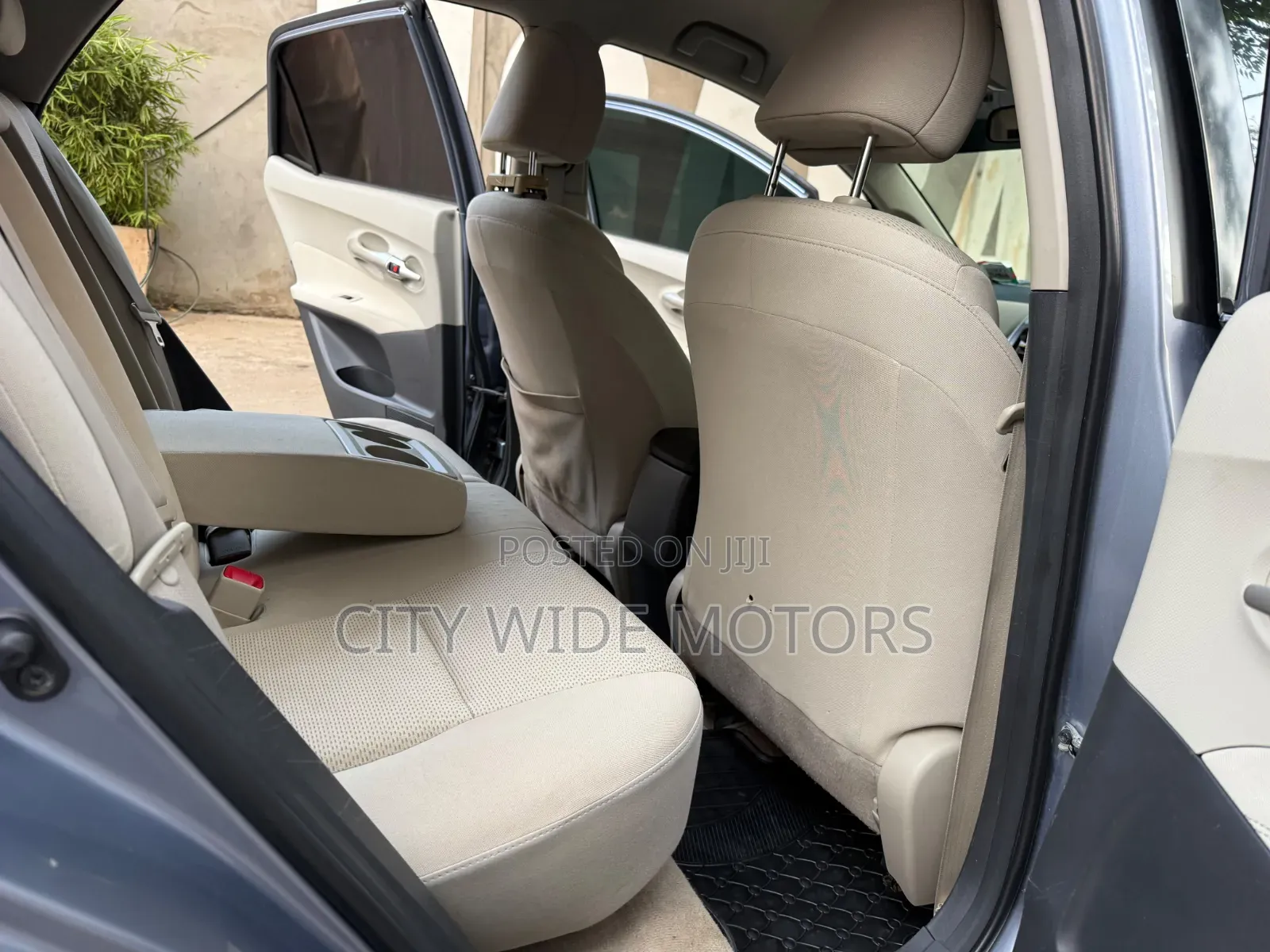 Toyota Auris 2011 Silver