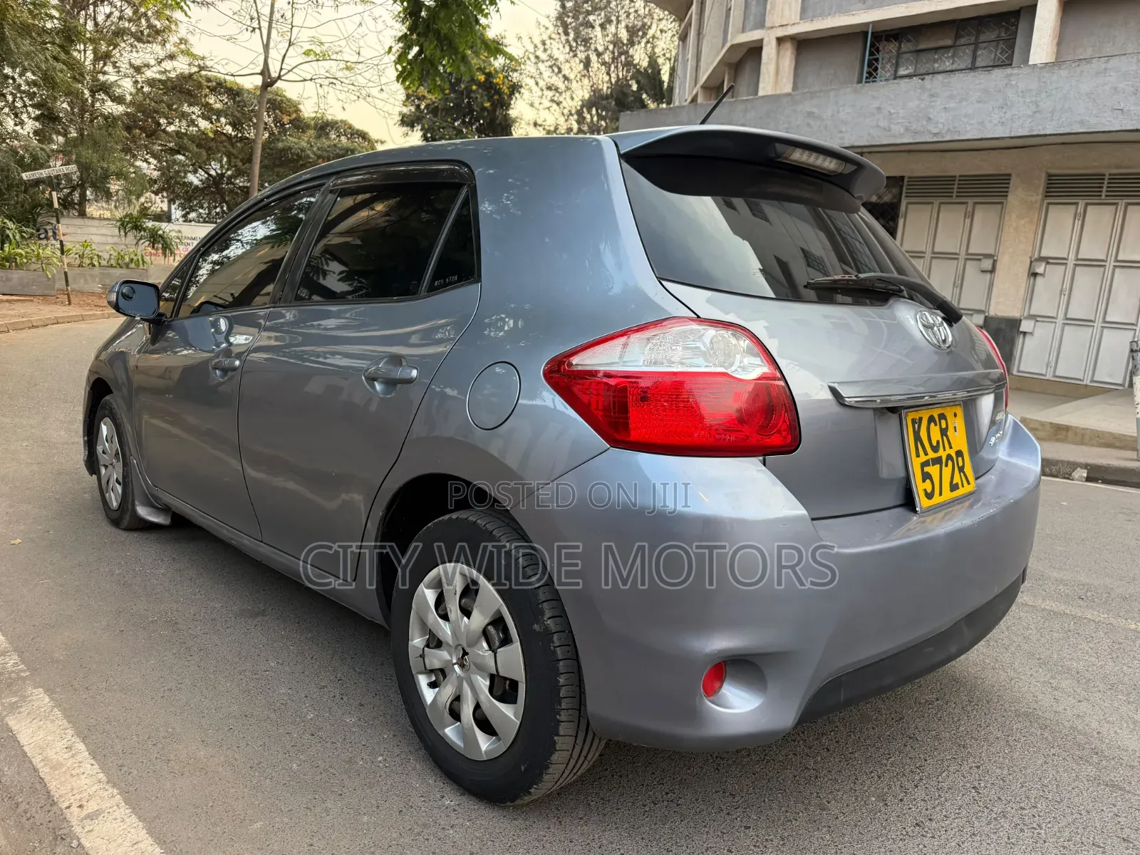 Toyota Auris 2011 Silver