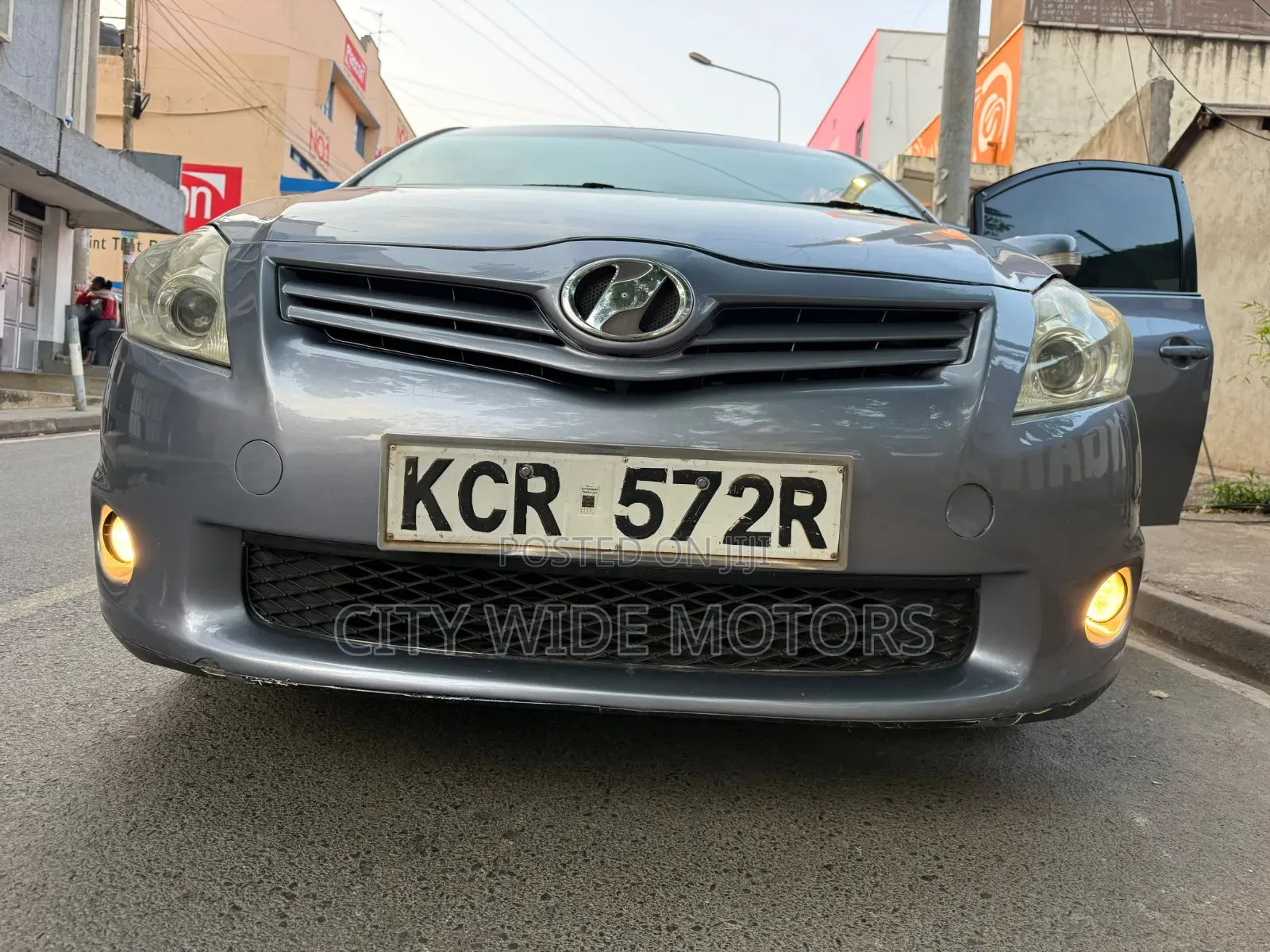 Toyota Auris 2011 Silver