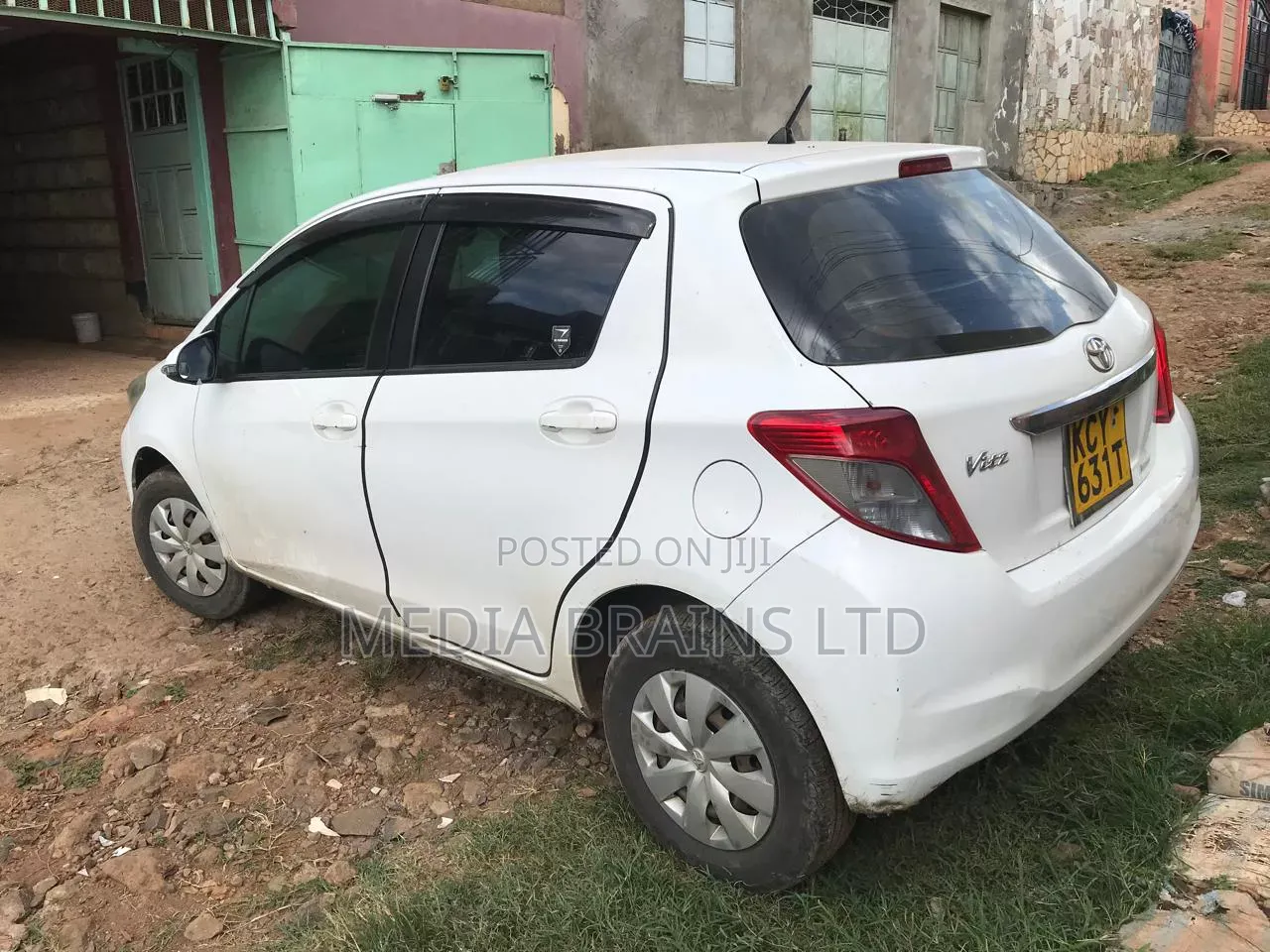 Toyota Vitz 2017 White