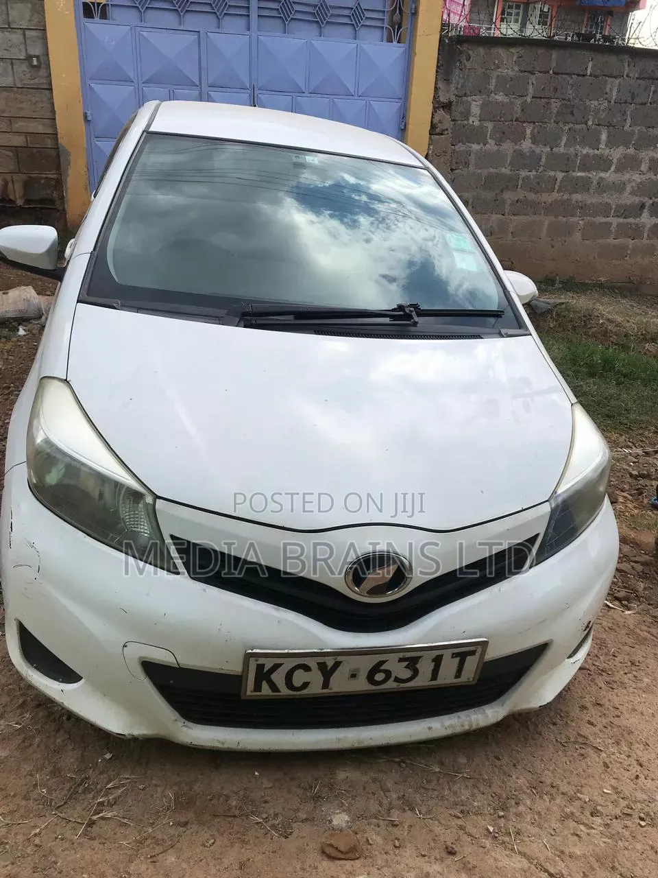 Toyota Vitz 2017 White
