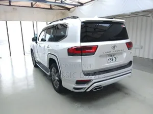 Toyota Land Cruiser 2022 Off white