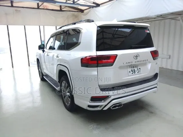 Toyota Land Cruiser 2022 Off white