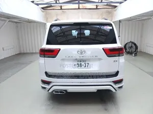 Toyota Land Cruiser 2022 Off white