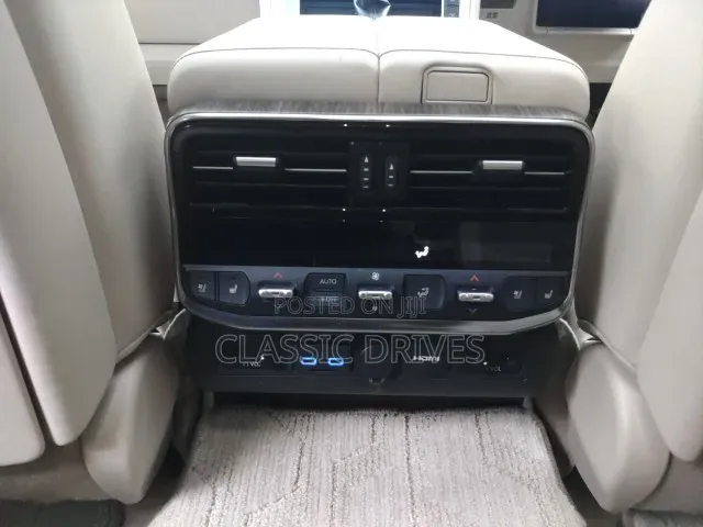 Toyota Land Cruiser 2022 Off white