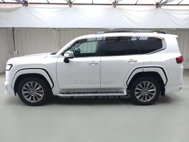 Toyota Land Cruiser 2022 Off white