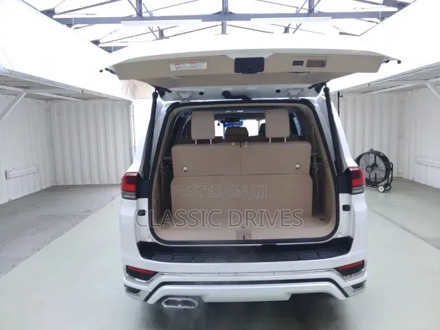 Toyota Land Cruiser 2022 Off white