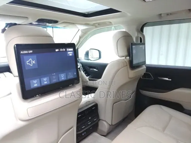 Toyota Land Cruiser 2022 Off white