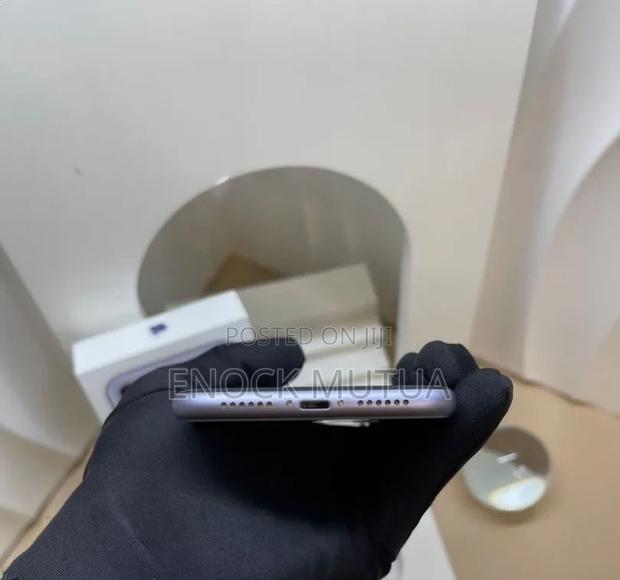 Apple iPhone 11 256 GB Purple - thumbnail 4