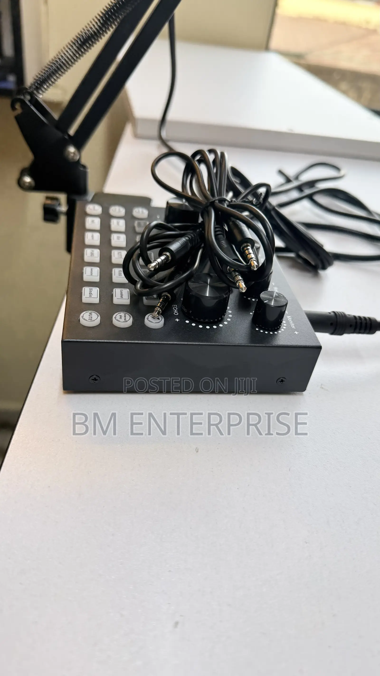 V8s Sound Card With BM800 Condenser Microphone