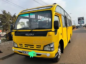 Isuzu NQR 2016 Yellow