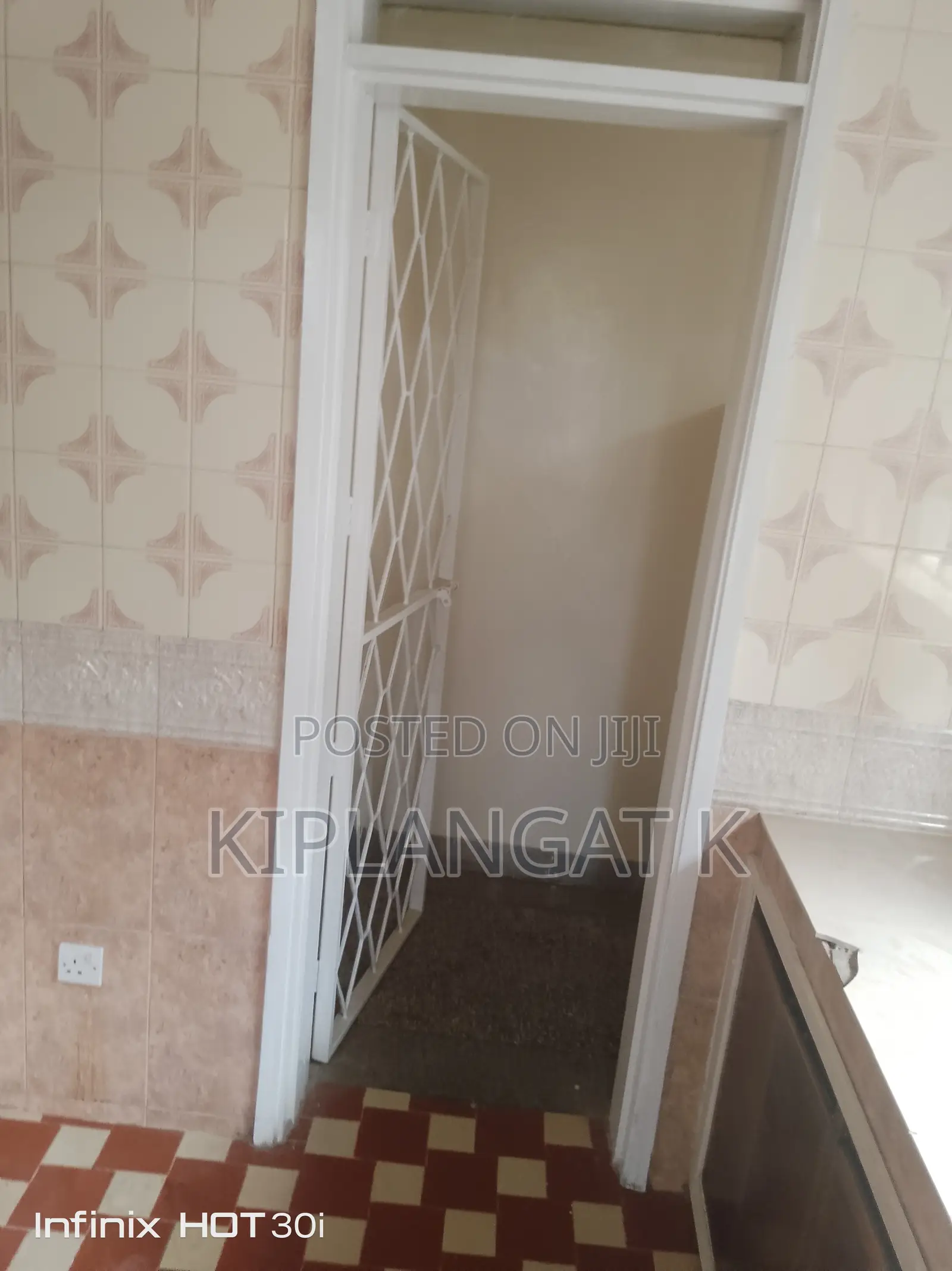 3bdrm Apartment in Old Racecourse, Pangani for sale