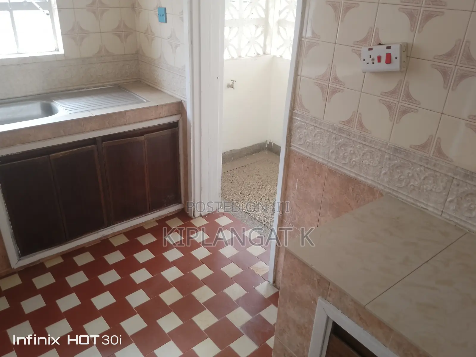 3bdrm Apartment in Old Racecourse, Pangani for sale