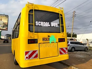 Isuzu NQR 2016 Yellow