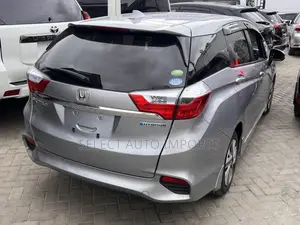 Honda Fit Shuttle 1.5 Hybrid 2WD 2019 Silver